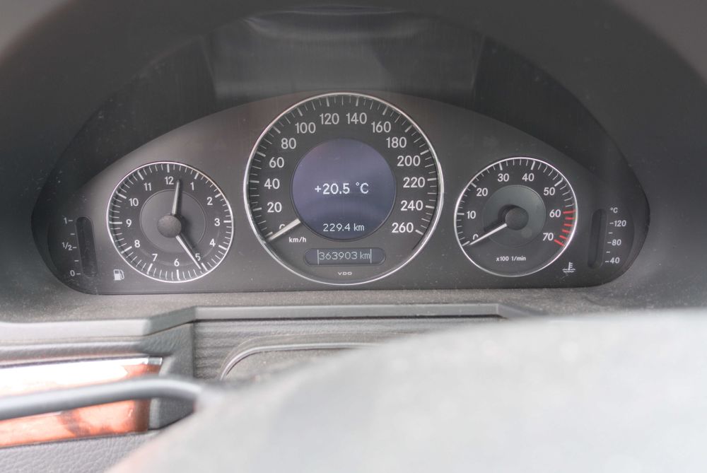 Mercedes-Benz E200 Kompressor (benzyna+LPG) 2003