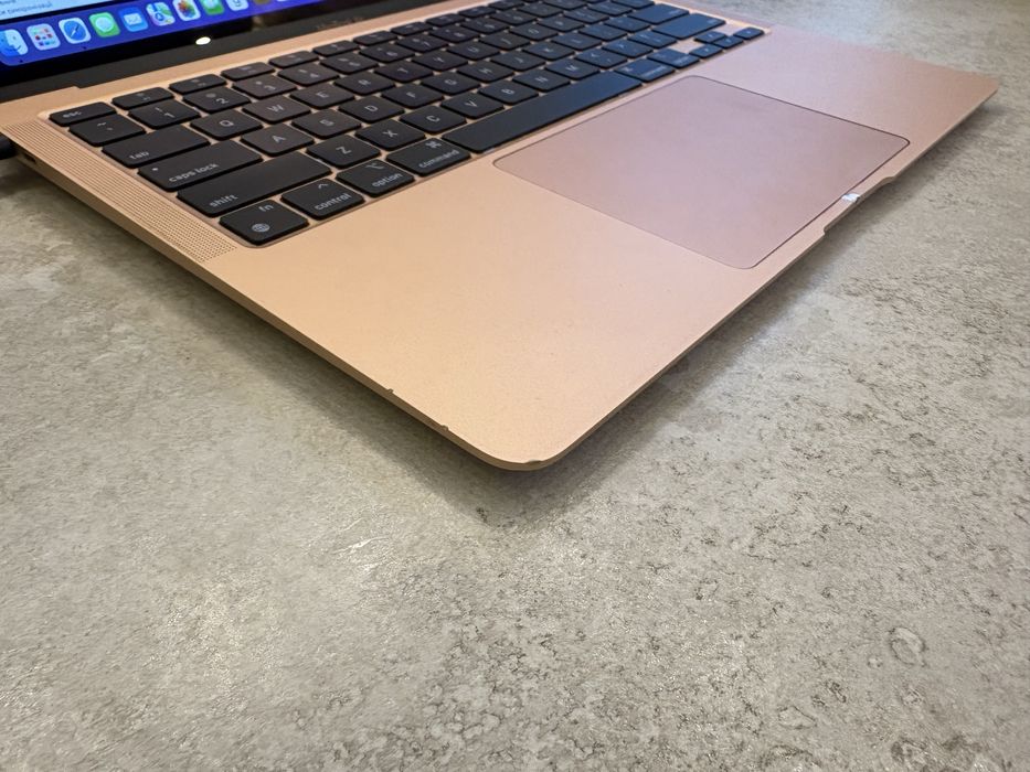 Macbook M1 air 8/256 gold
