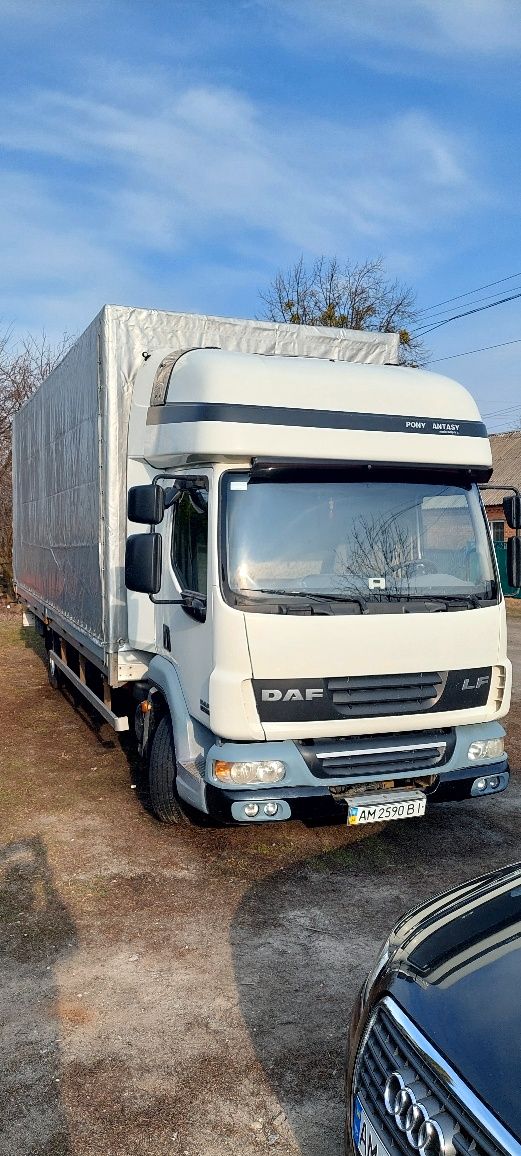 Daf lf45 180 бортовий тентований .