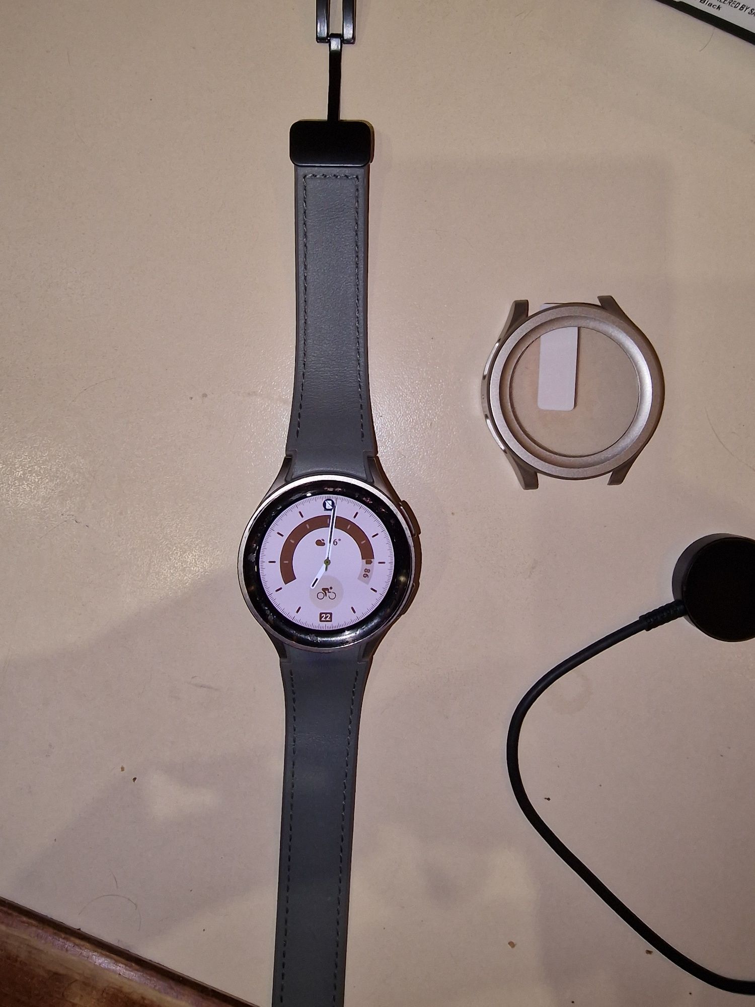 Samsung galaxy watch5 pro 45mm LTE e-sim