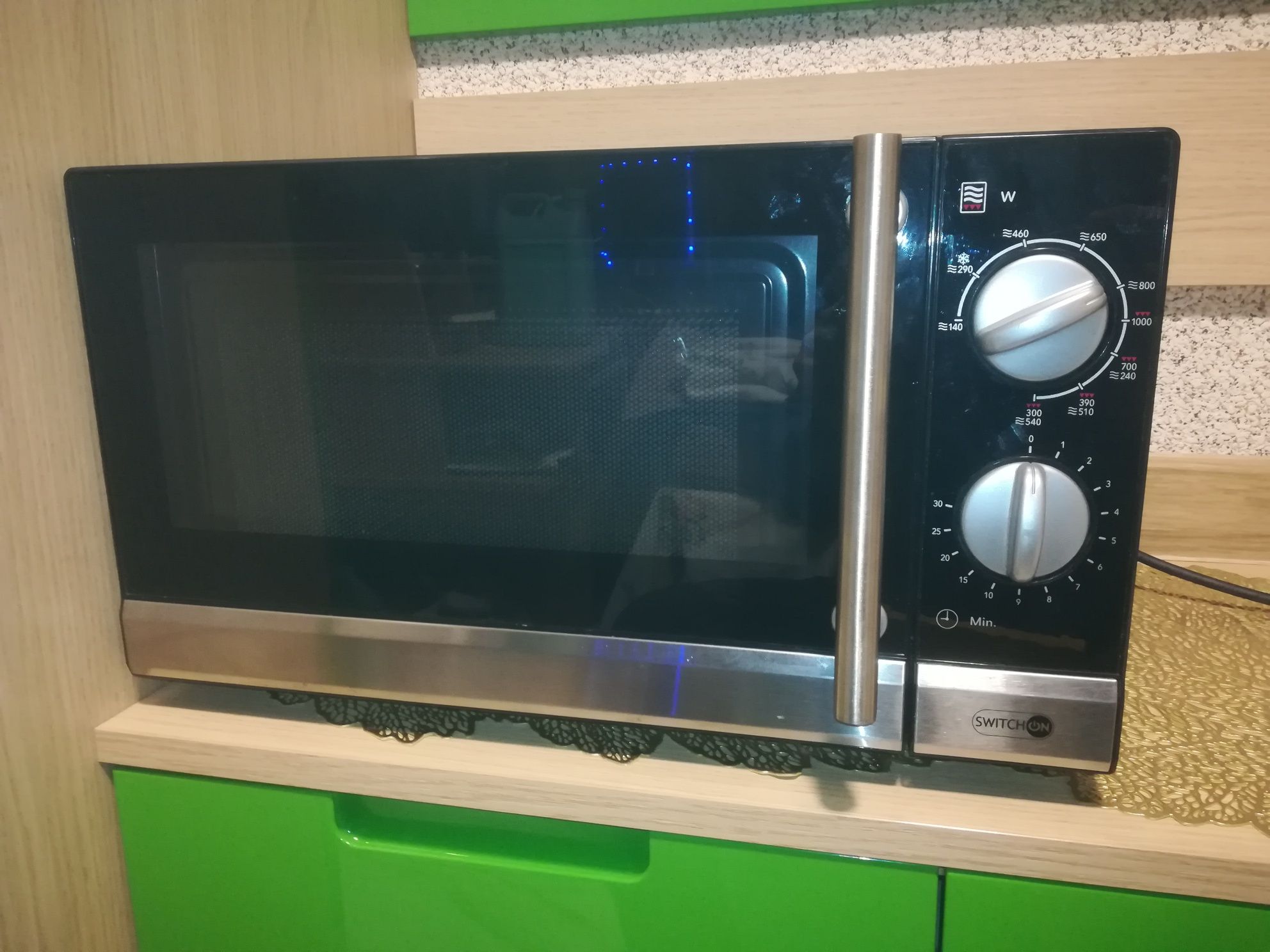 Kuchenka Mikrofalowa MW-B201 z grillem