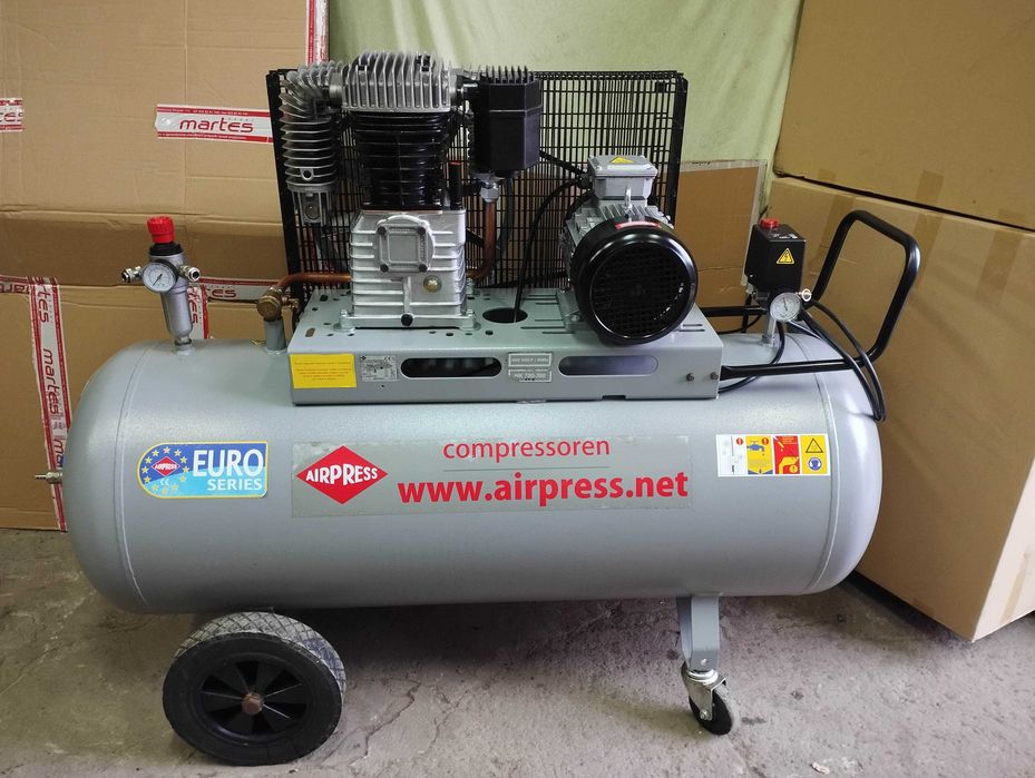 MARKOWY Kompresor dwutłokowy AIRPRESS HK 700-300 made in ITALY 11 bar