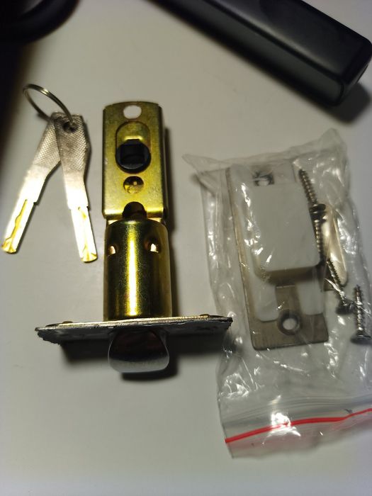 Дверний замок зі сканером та блютуз,відбитком пальця