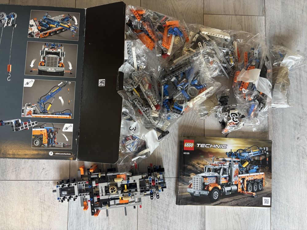 LEGO Technic 42128 Ciężki samochód pomocy drogowej