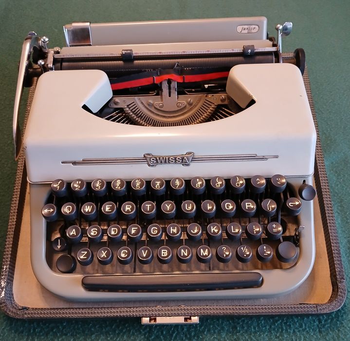 Máquina de escrever Swissa Junior de 1964