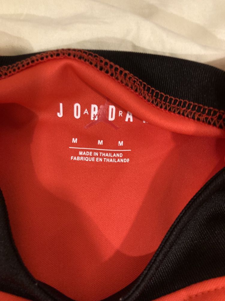 T shirt caveada PSG com calções kit vermelho jordan novo com etiqueta