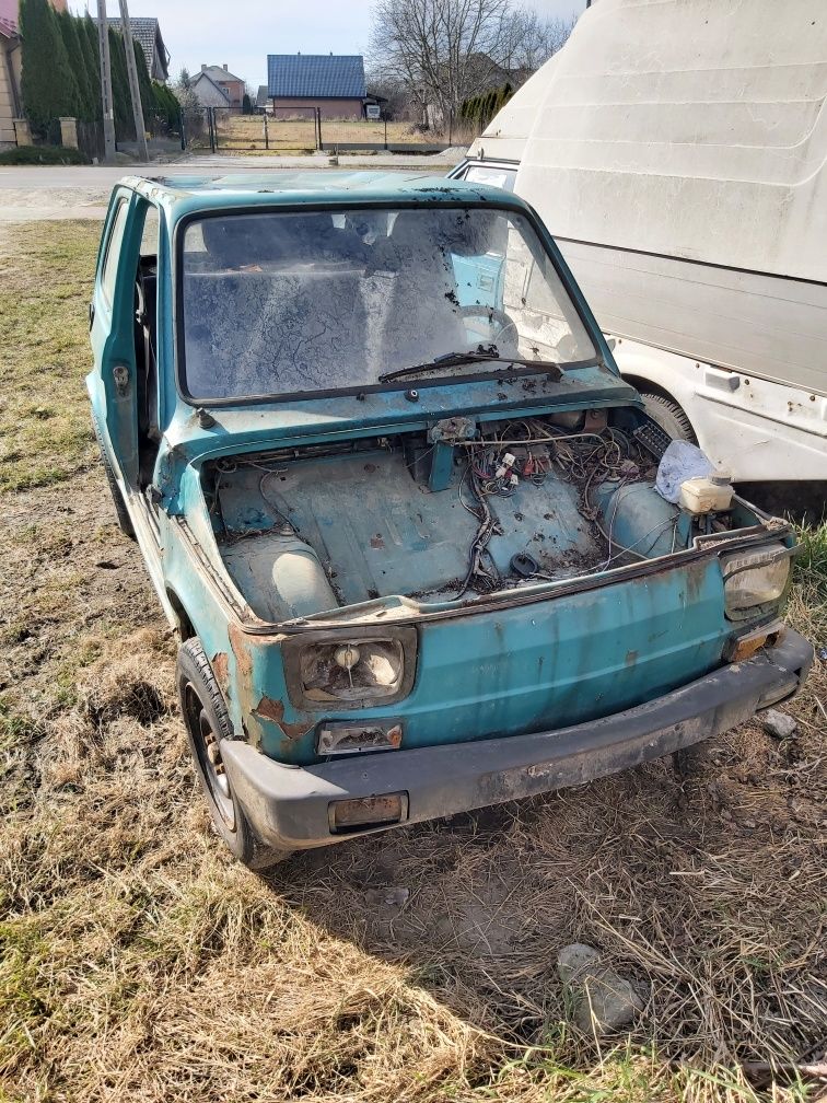 Sprzedam Fiata 126p na części
