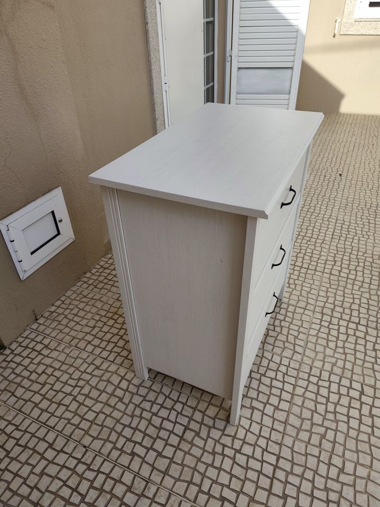 Cómoda IKEA usada