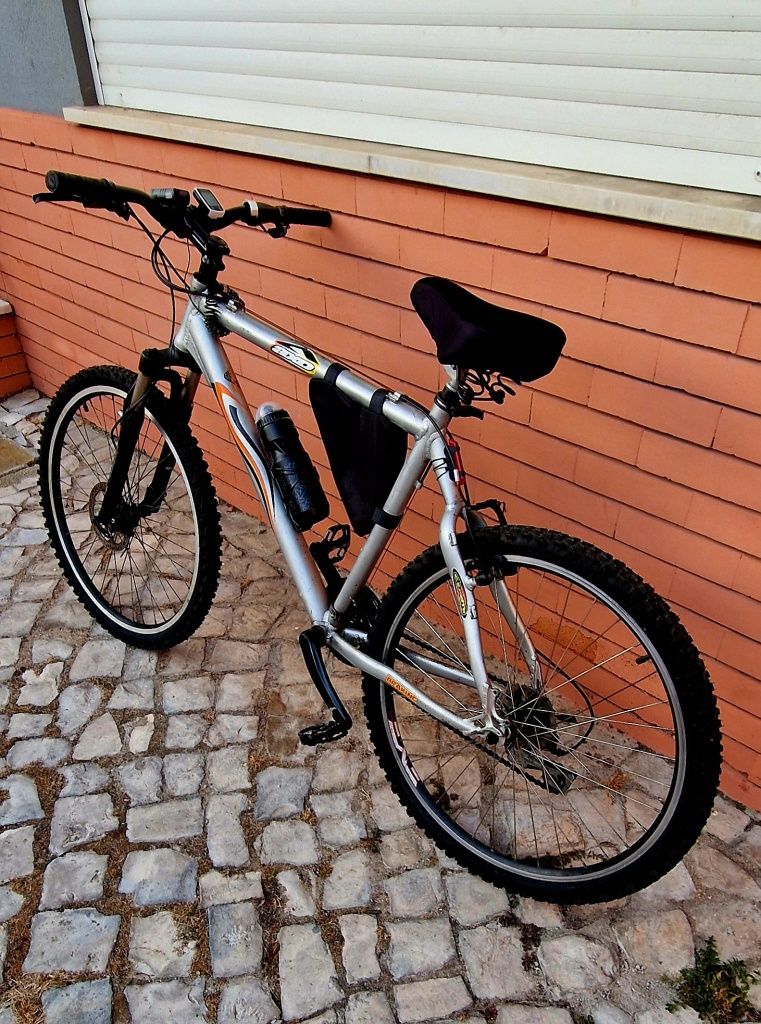 Bicicleta usada bom estado