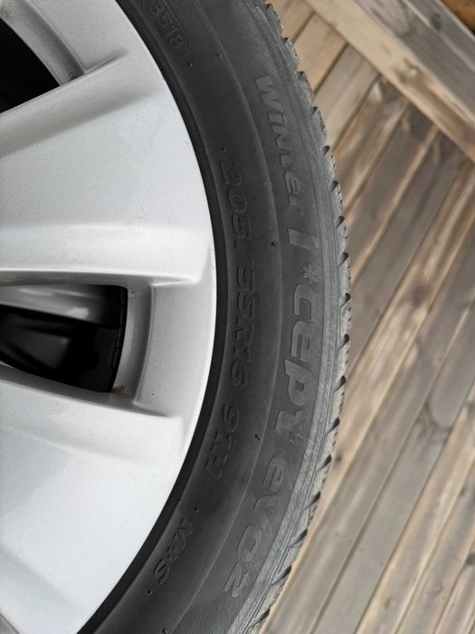 Oryginalne alufelgi Audi 16" z oponami zimowymi Hankook - komplet