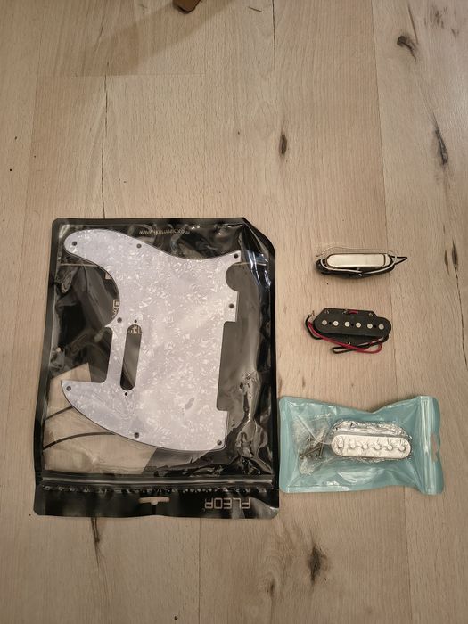 Przetworniki Set Entwistle oraz Phrilam Telecaster pickguard
