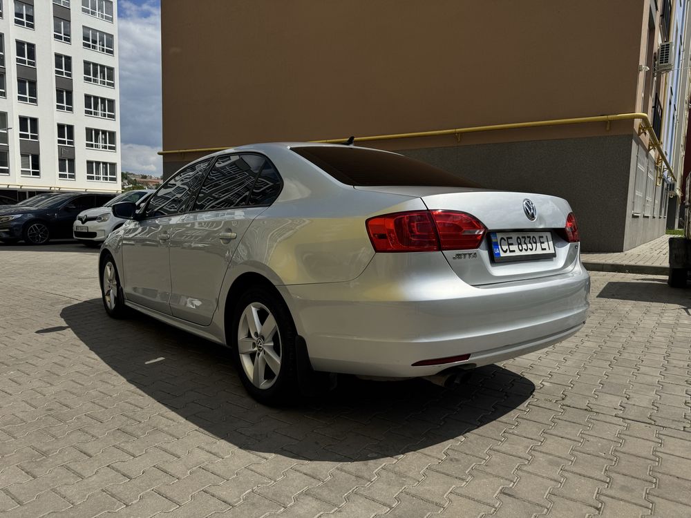 Продаж VW jetta 2.0 дизель автомат 2011 рік