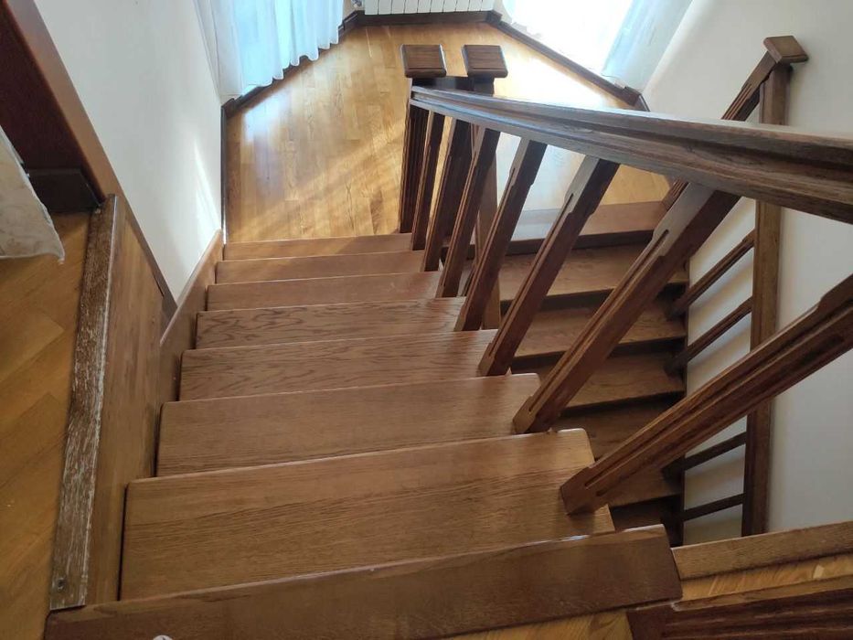 Продається сучасний двоповерховий будинок в селі Станишівка