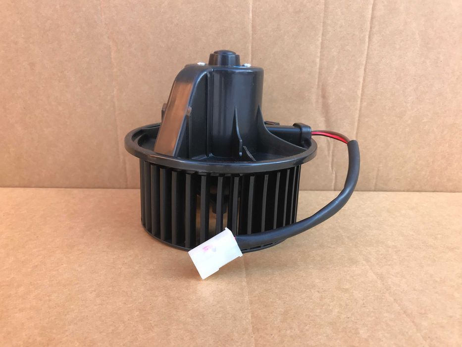 Моторчик печки вентилятор Audi 80 B3 B4 Volkswagen Passat B3 B4