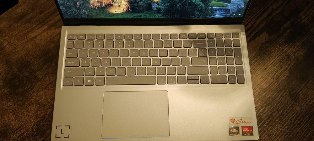 Laptop Dell Inspiron 5515