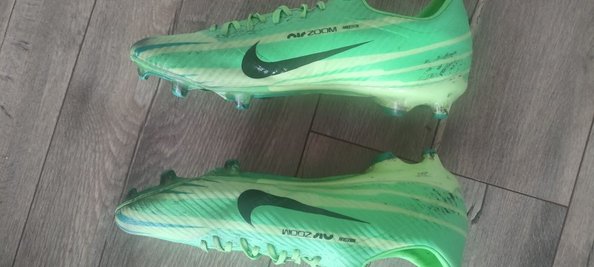 Korki piłkarskie Nike Mercurial