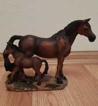 Статуэтка Лошадь и дитя.Конь.Мать и дитя.