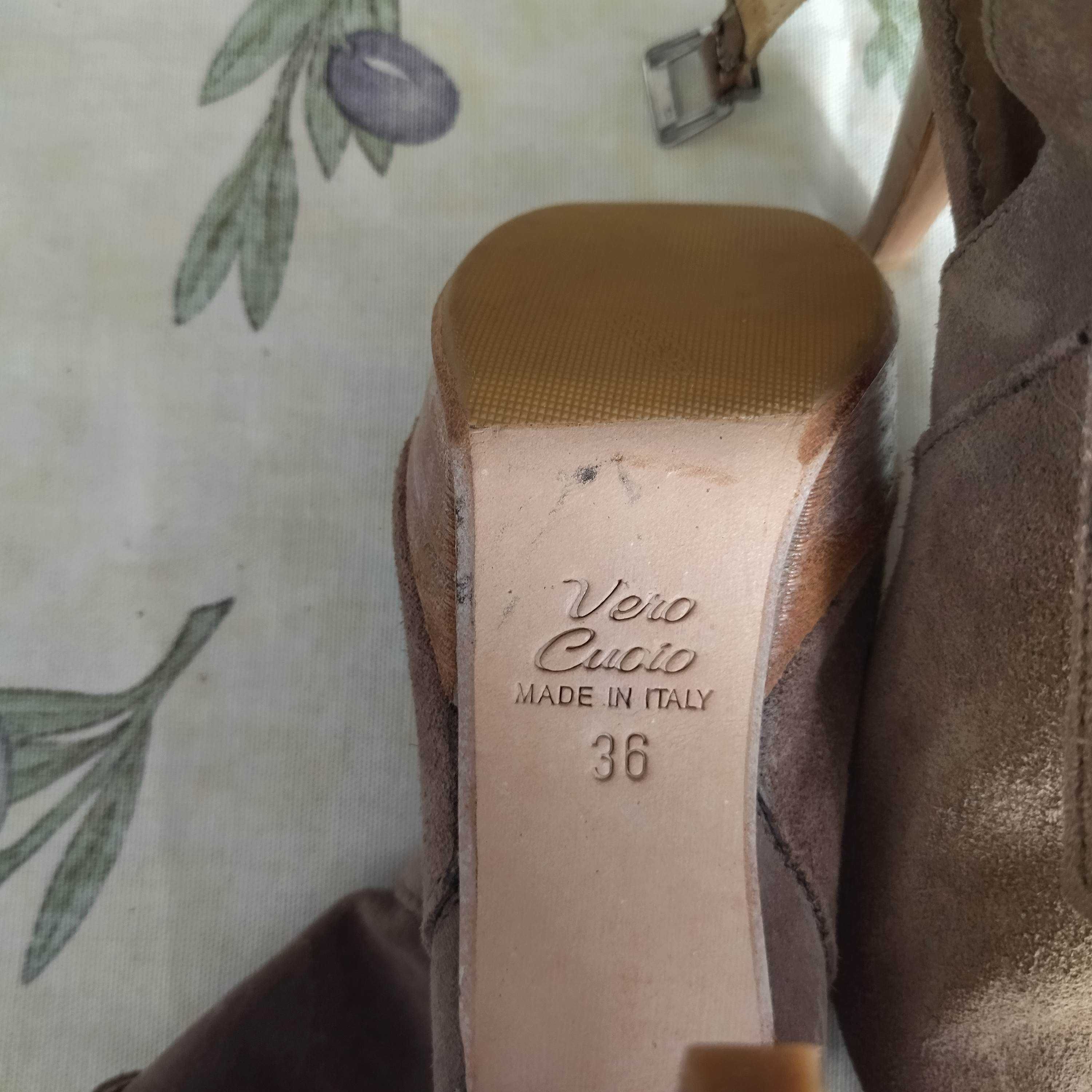 Botins em pele peep toe café com leite compensados da VERO CUOIO T.36