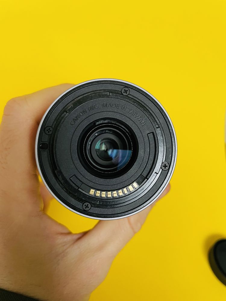 об'єктив Canon EF-M 55-200mm 1:4.5-6.3 IS STM ідеальний стан