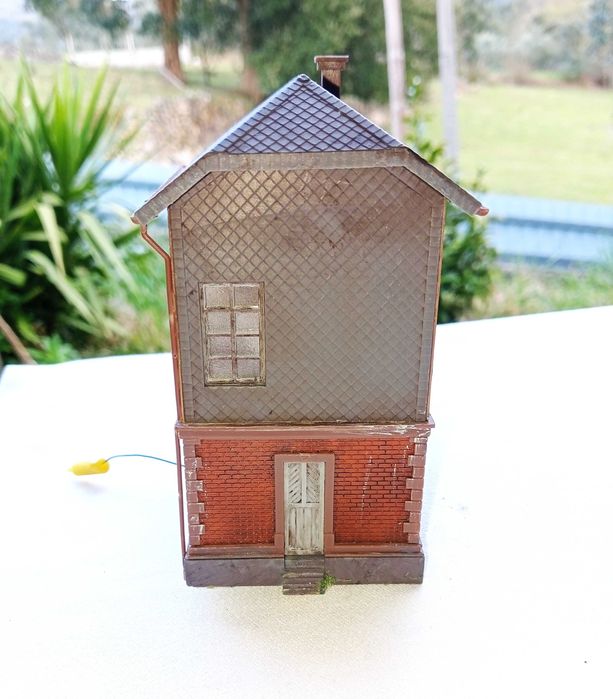 FALLER 120121, Casa do agulheiro com iluminação