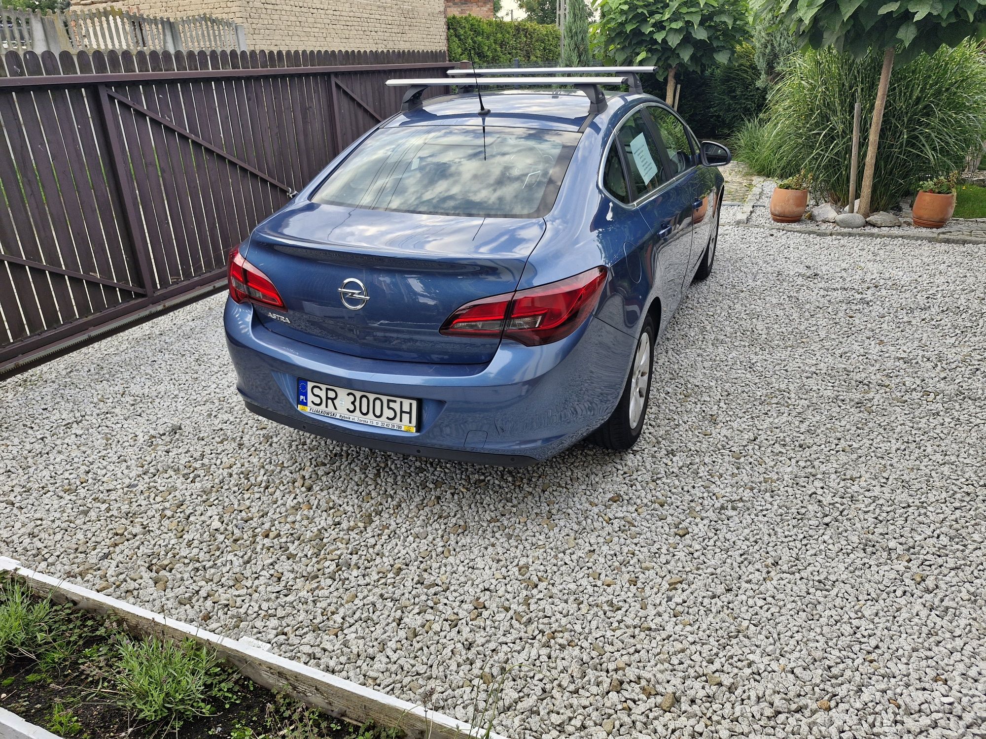 Sprzedam Opel Astra J/IV sedan
