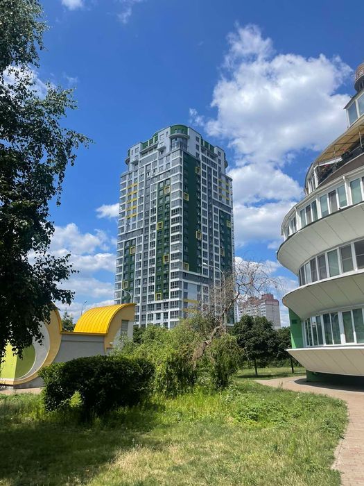 Власник. Продам 5к квартиру + 2 паркомісця в ЖК  Паркове МІсто