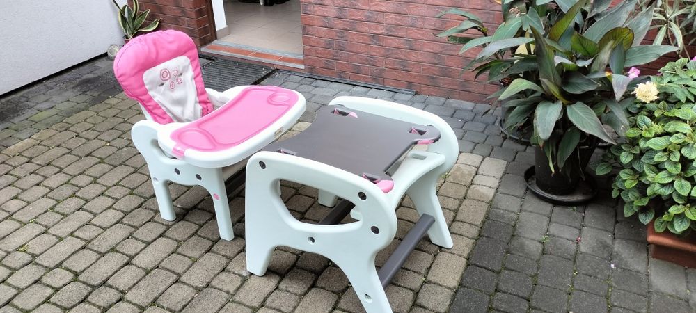 Sprzedam  cały zestaw krzesełko   nakładkę i sch