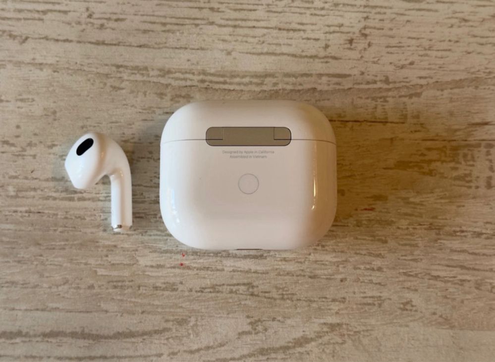 Słuchawka Apple AirPods 3. generacji Lightning – jedna słuchawka