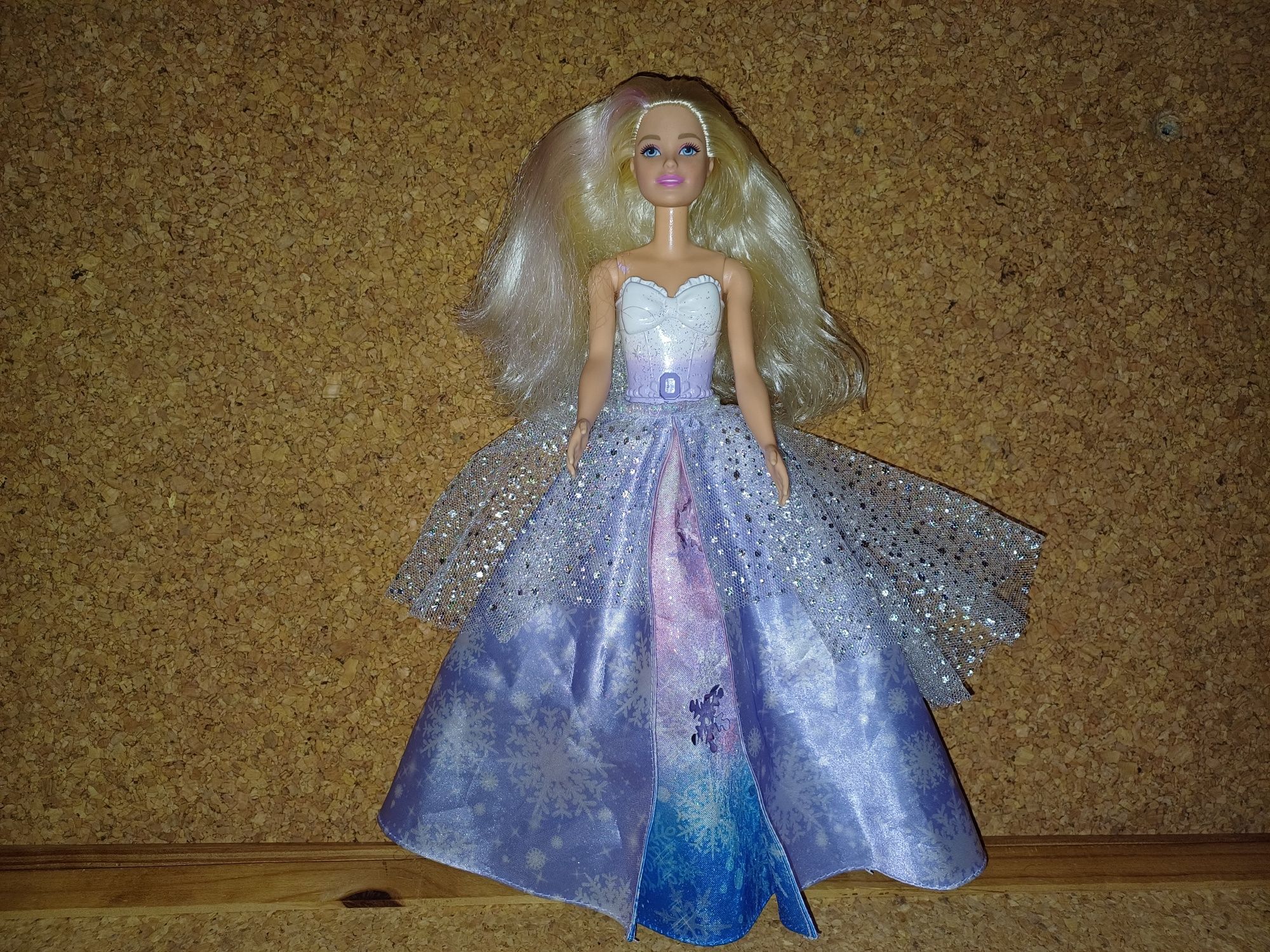 Barbie Dreamtopia Princesa floco de neve.
Mattel.