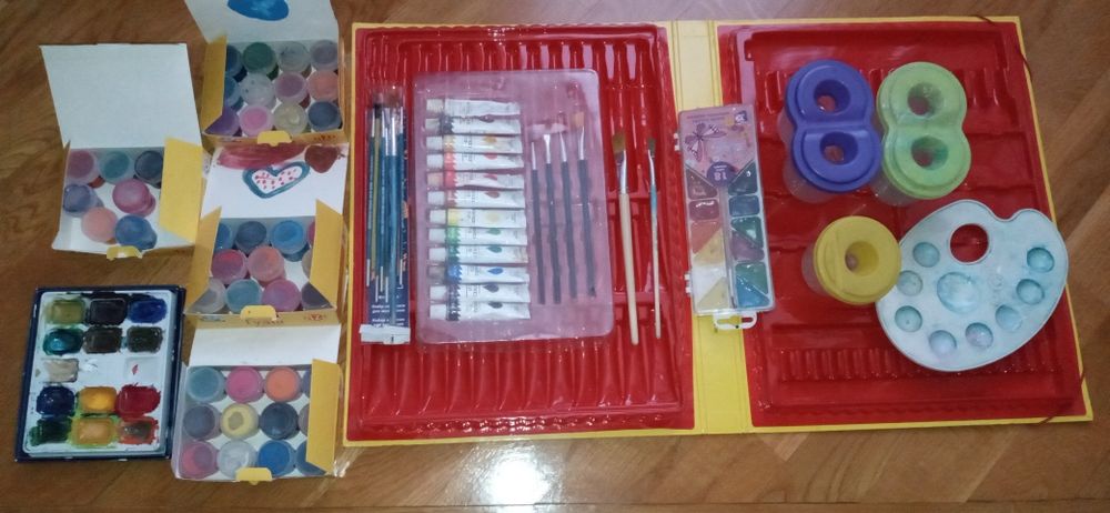 Дитячий комплект для малювання.