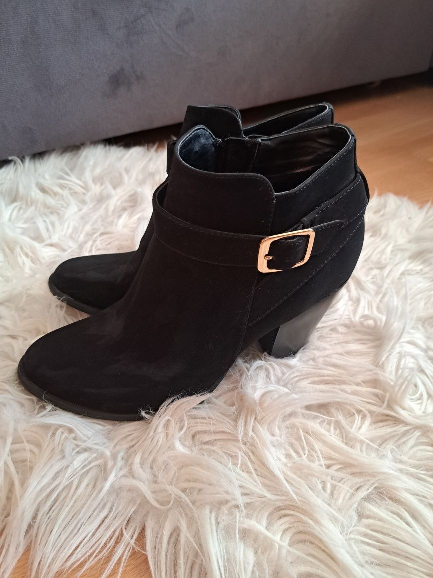 Czarne zamszowe botki na obcasie, buty jesienne damskie, Graceland