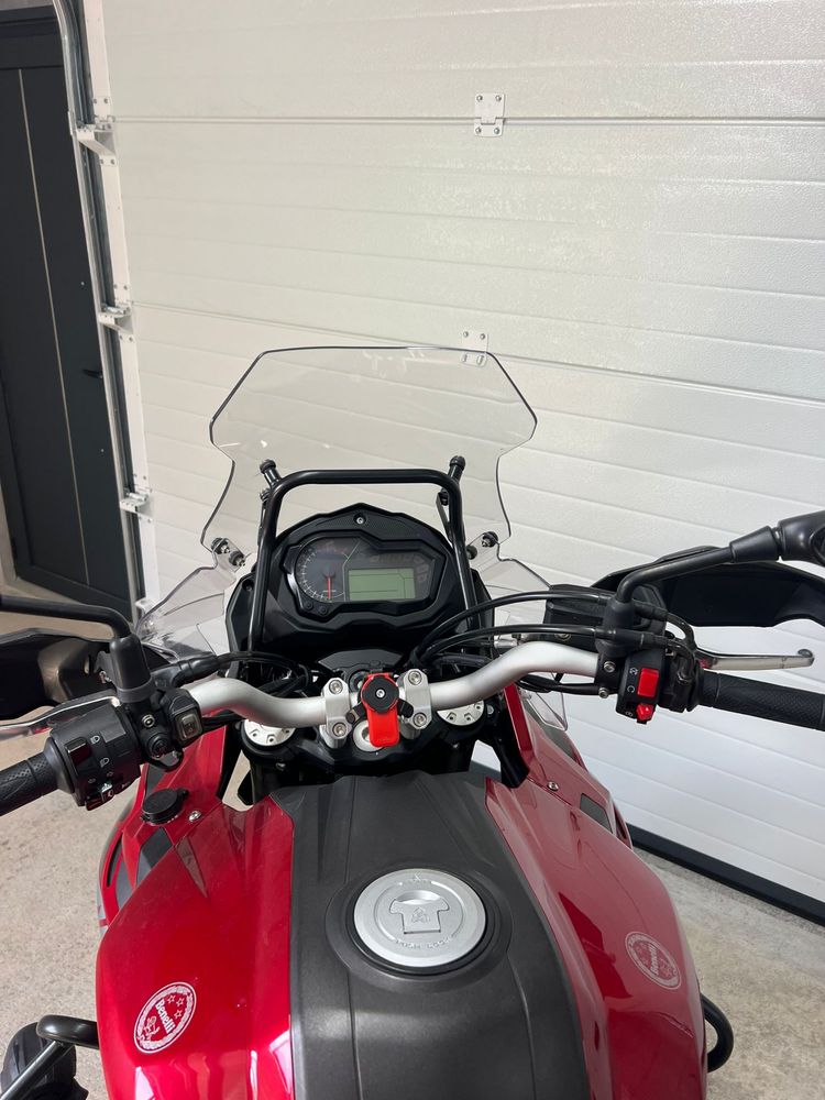 Benelli TRK502X Vermelha