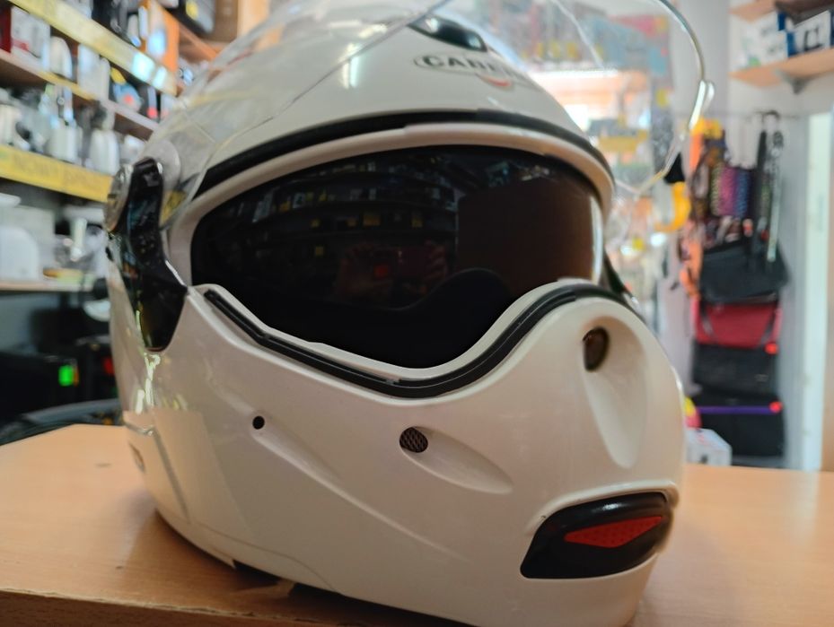 Kask motocyklowy z przyłbicą szczęką Caberg Komis Madej Tarnów
