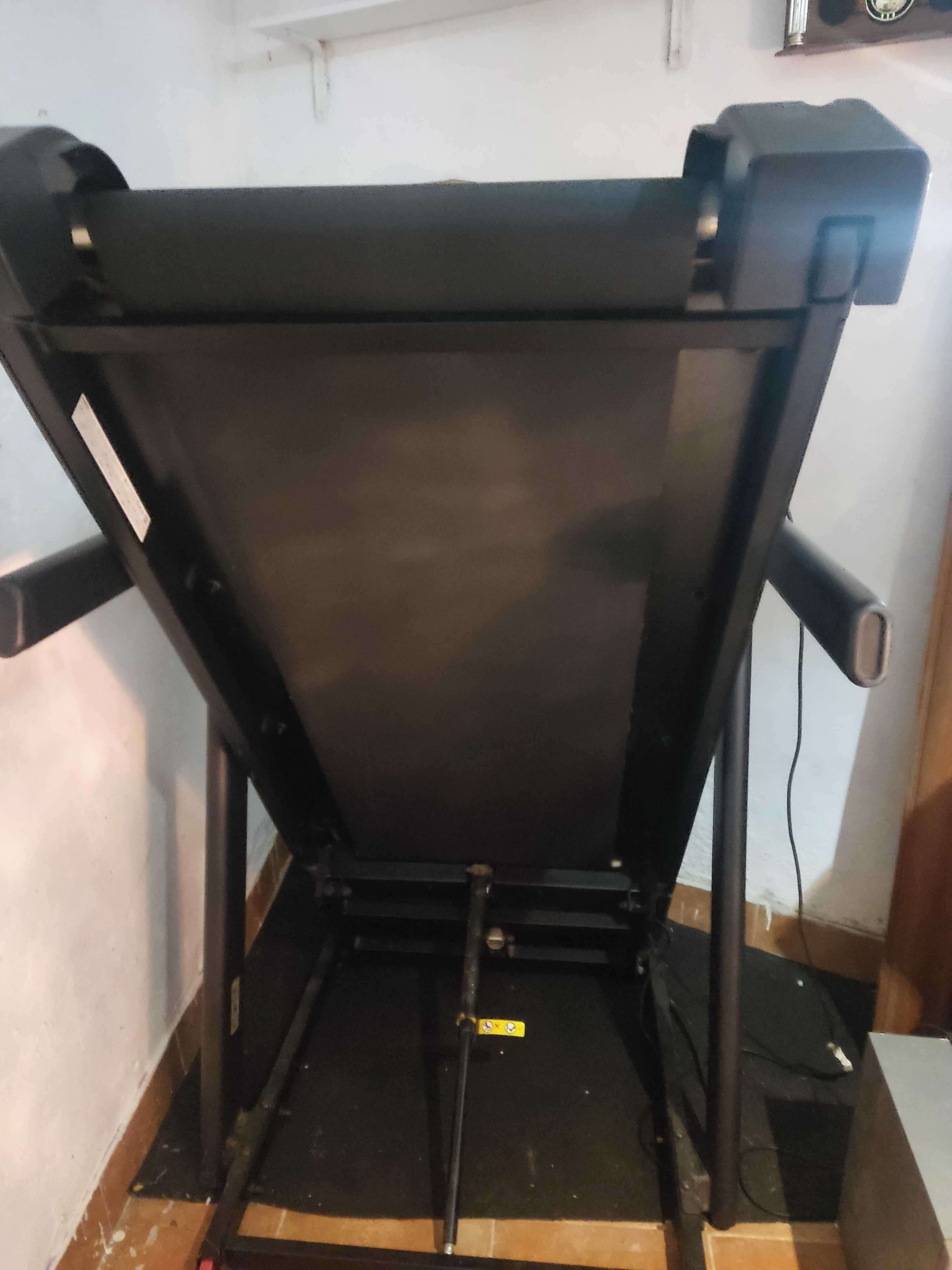Passadeira de Corrida Domyos T900D – Profissional, com ventoinha!