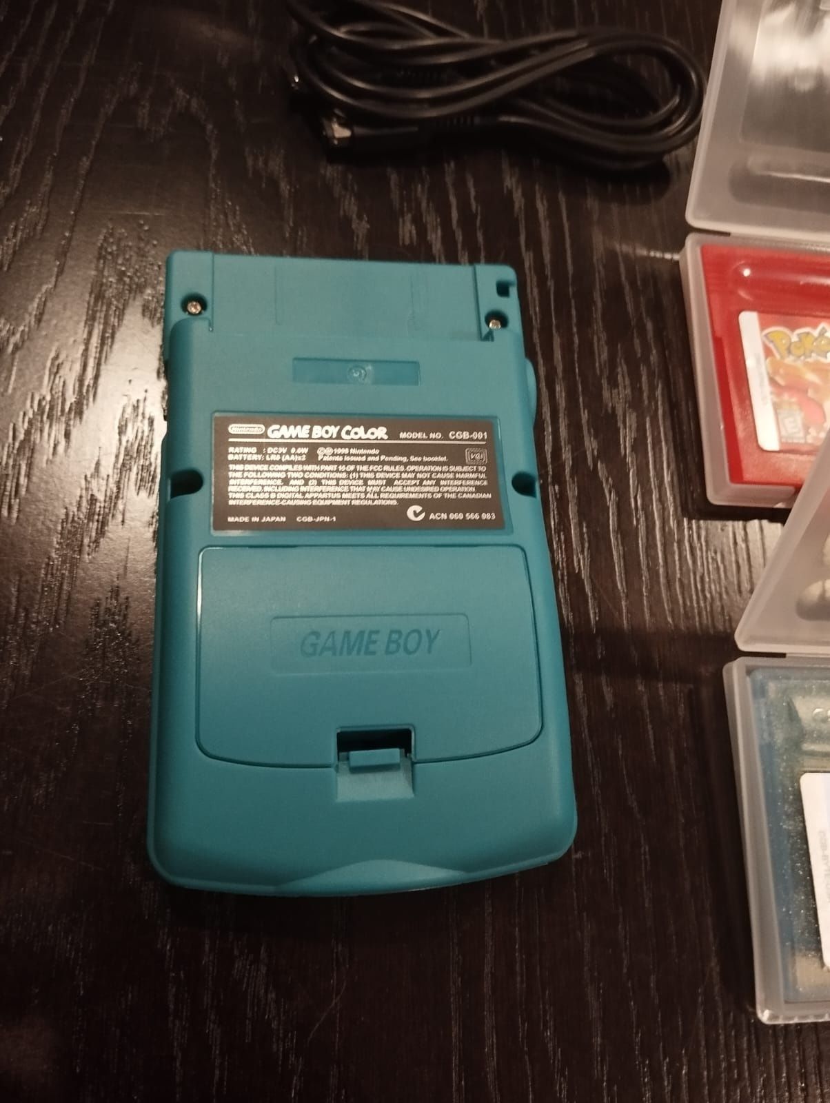 Pack Gameboy color azul com 7 jogos Pokémon e cabo link