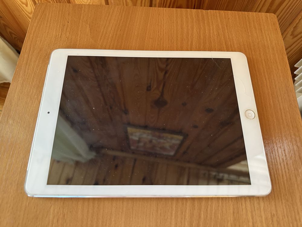 Планшет IPad Air