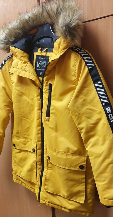 RESERVED zimowa kurtka z kapturem CIEPŁA. Size 134cm dla dziecka