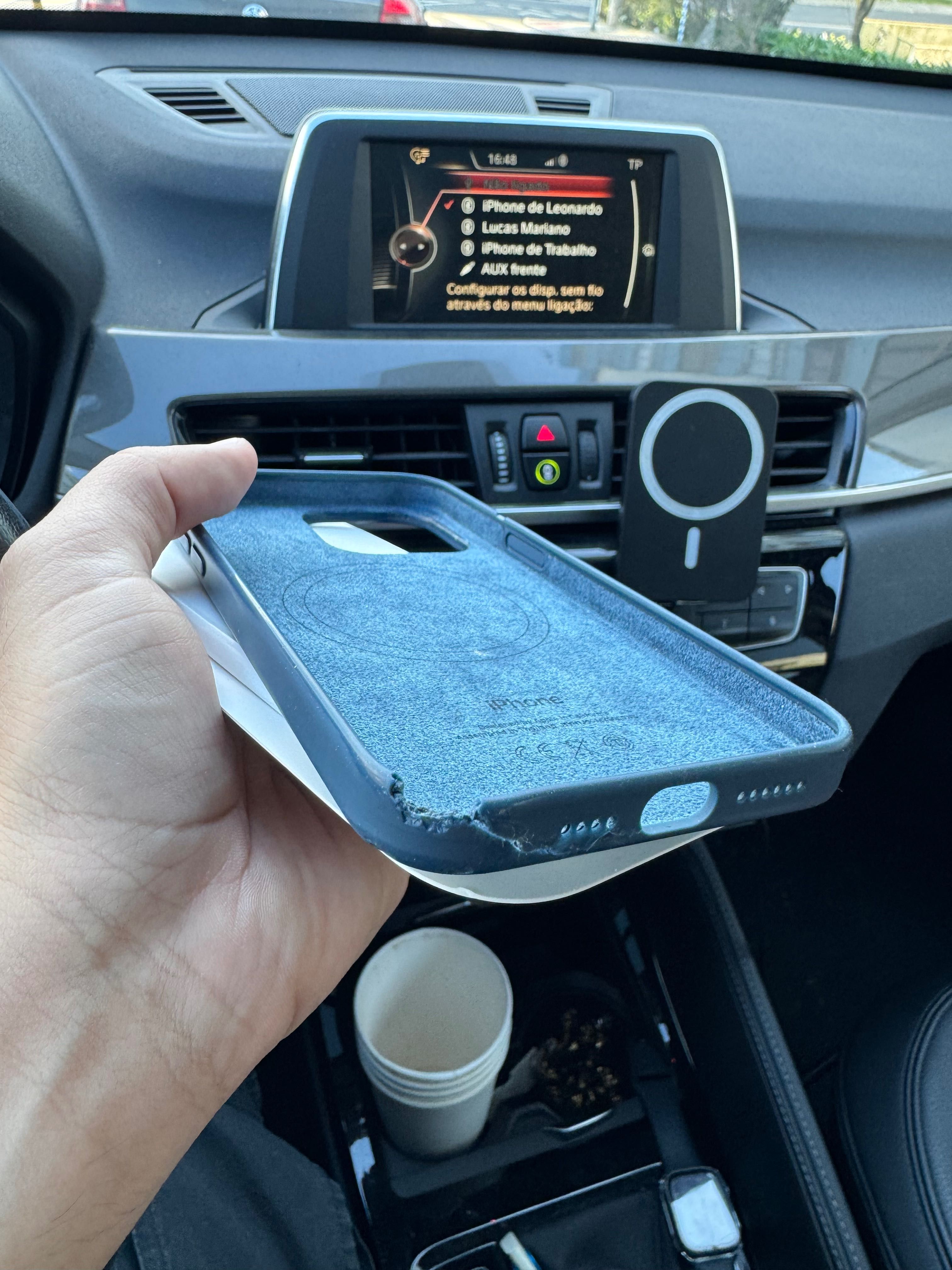 Capa original iphone 15 pro max azul (usada)
