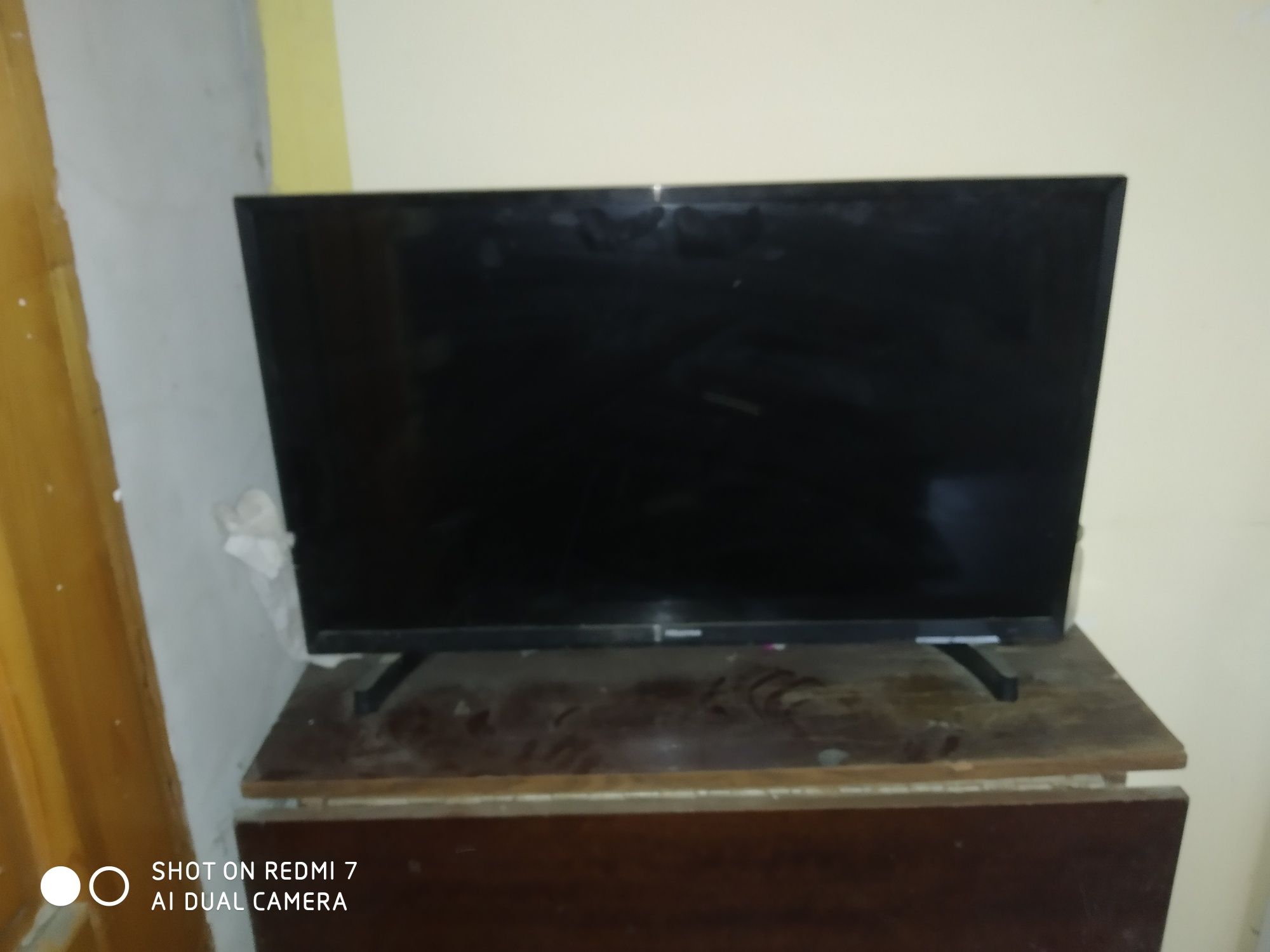 Продам 2 розбиті телевізори