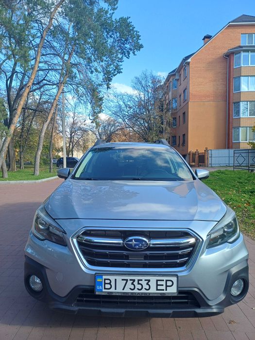 Субару Аутбек 2018 року випуску