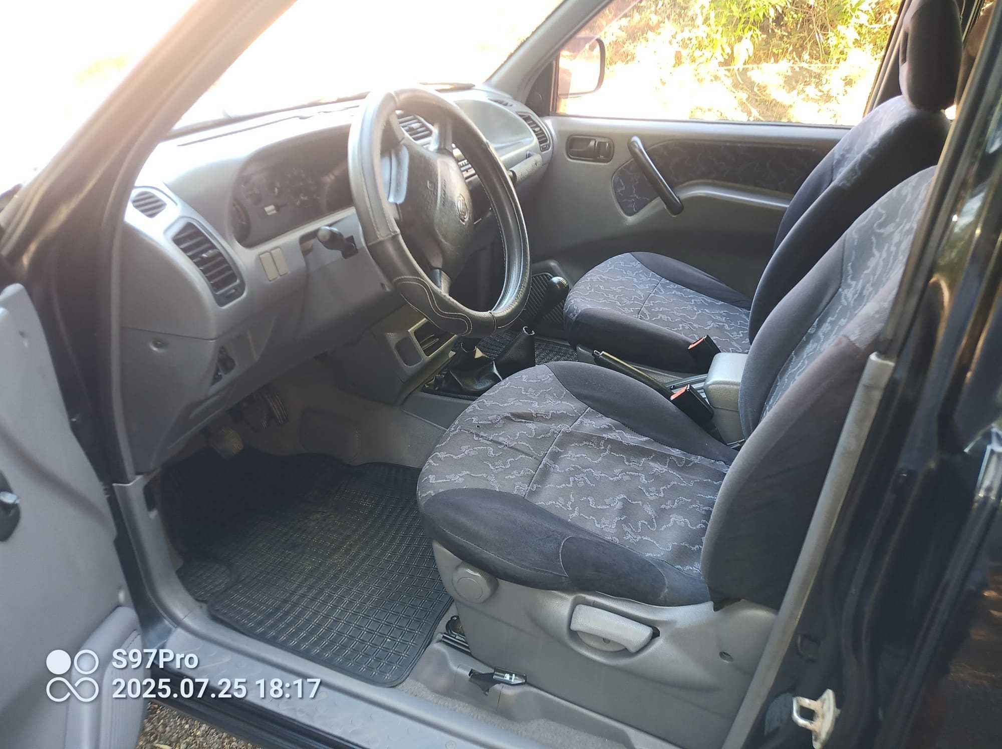 Nissan Terrano II
