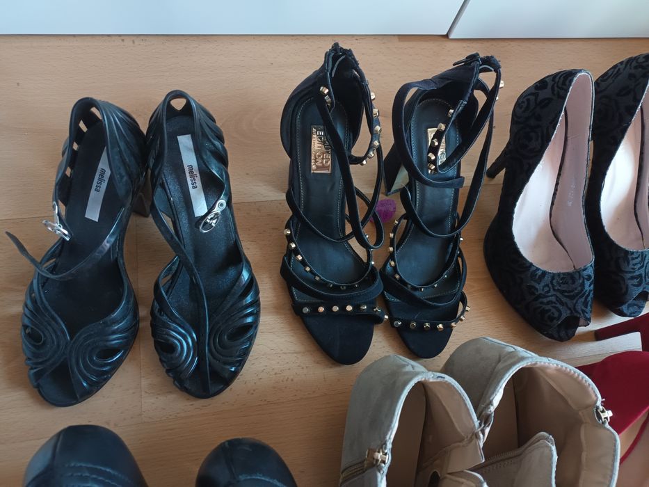 Sapatos, sabrinas, sandálias