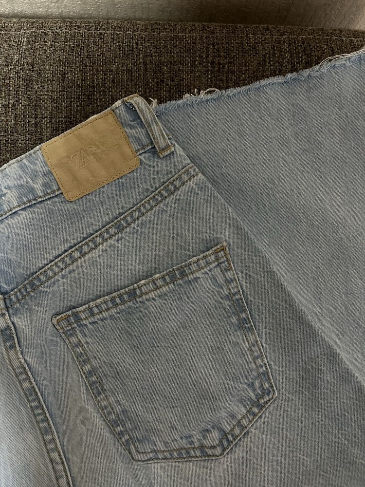 Джинси Zara 34р блакитного кольору