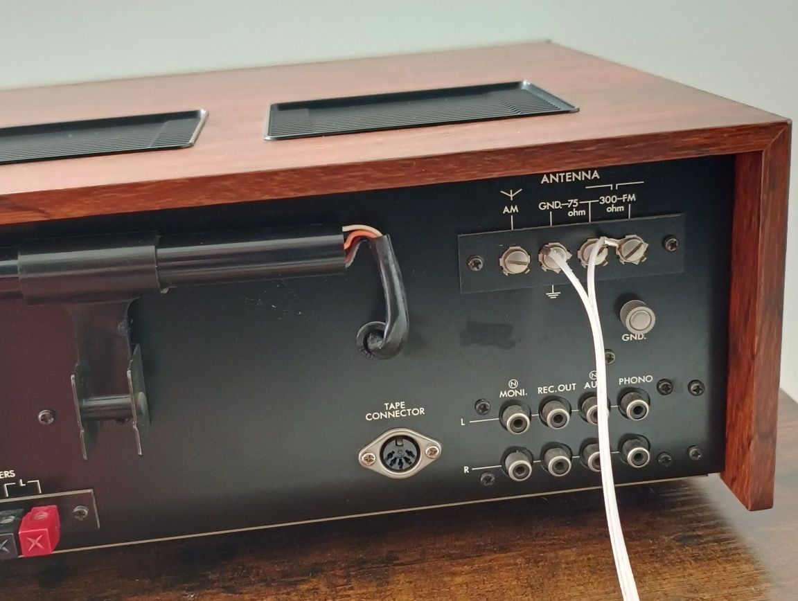 Amplituner HiFi LUXMAN  R-600S  vintage