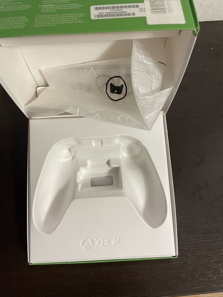 Продам коробку от геймпада xbox one s