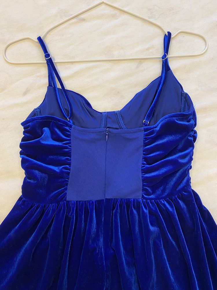 Vestido veludo tam. M STRADIVARIUS NOVO