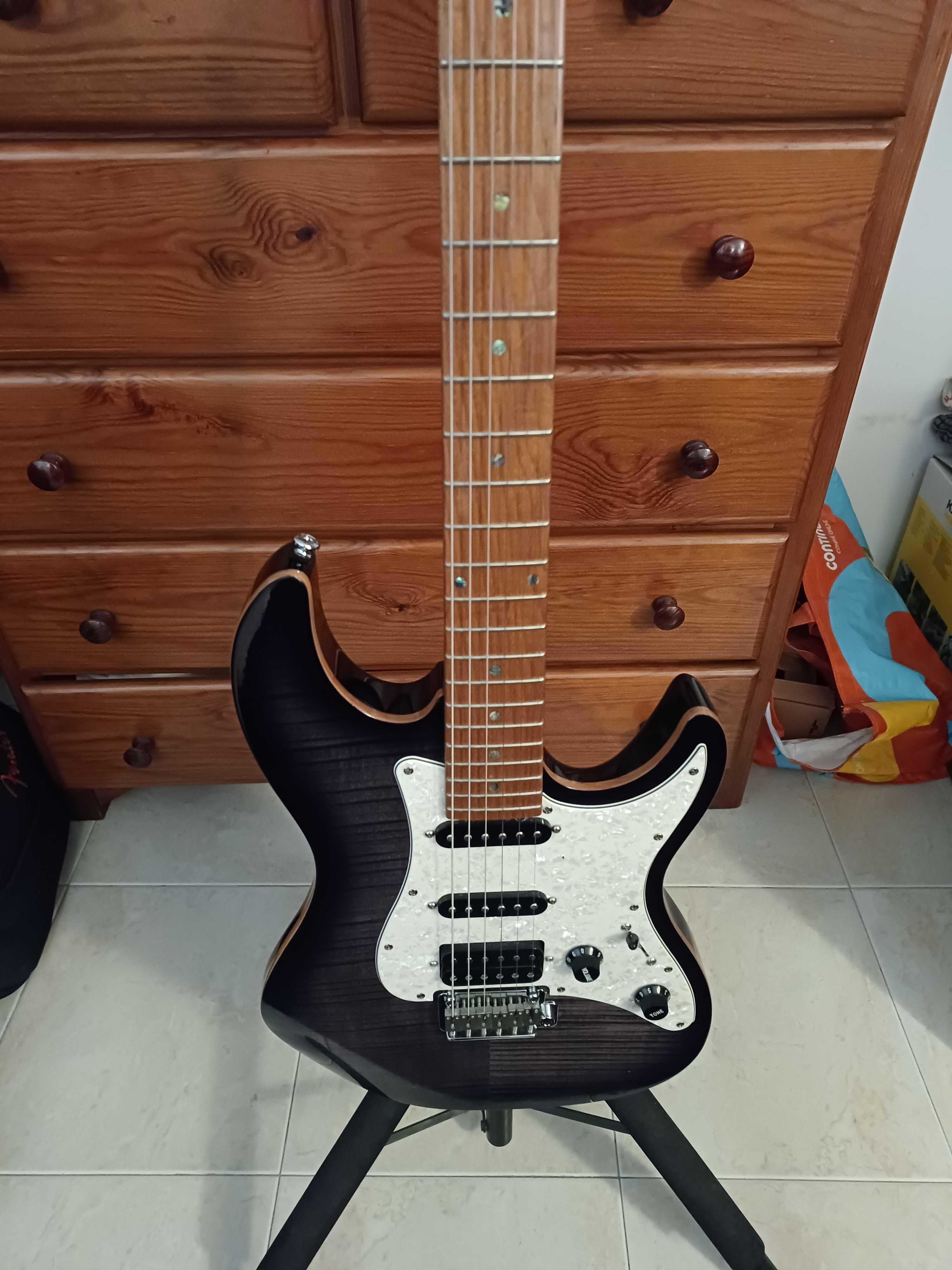 Guitarra elétrica Larry Carlton S7 FM TBK