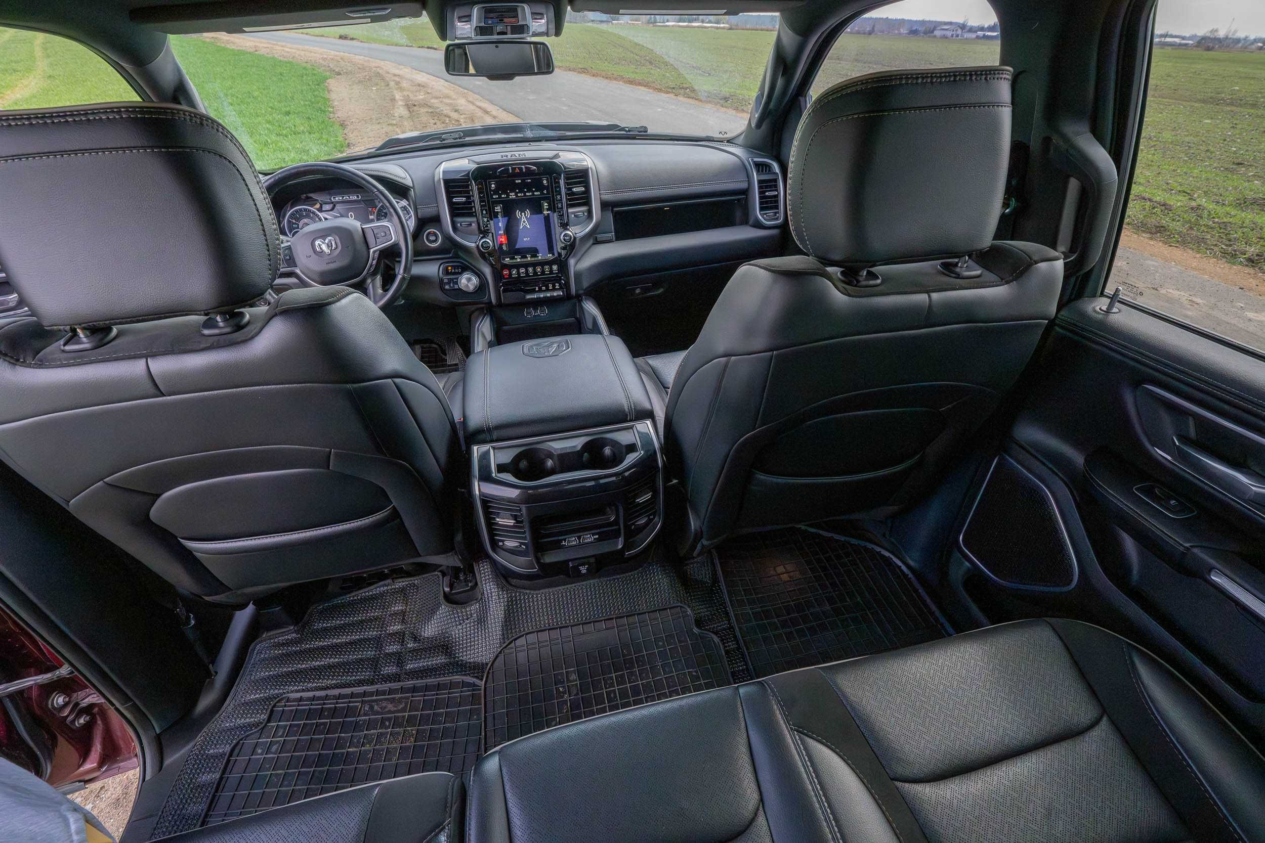RAM 1500 Laramie Sport 5.7L V8 HEMI