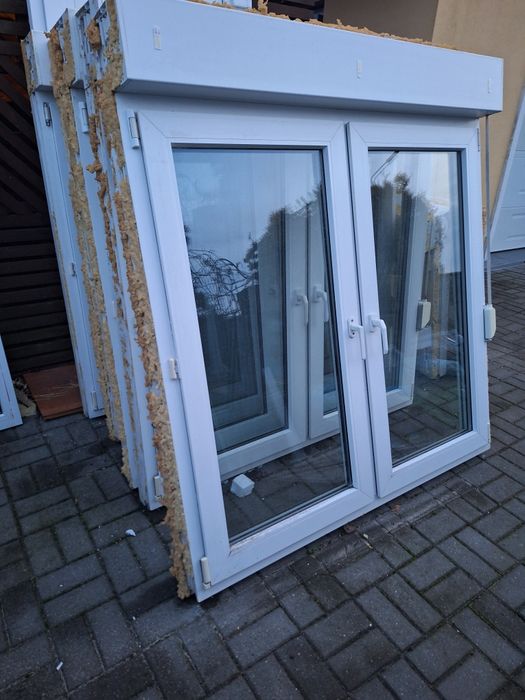 Sprzedam okna używane białe z roletami