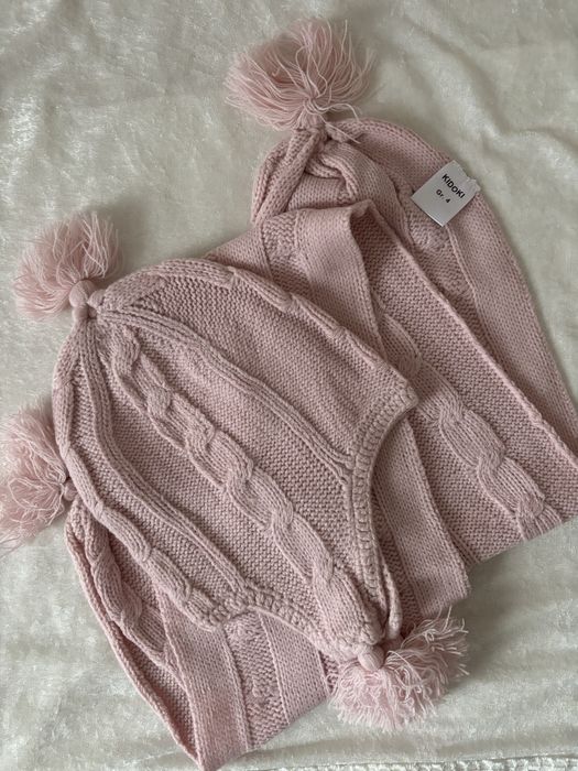 35 наборів Шапка з шарфом рожевого кольору